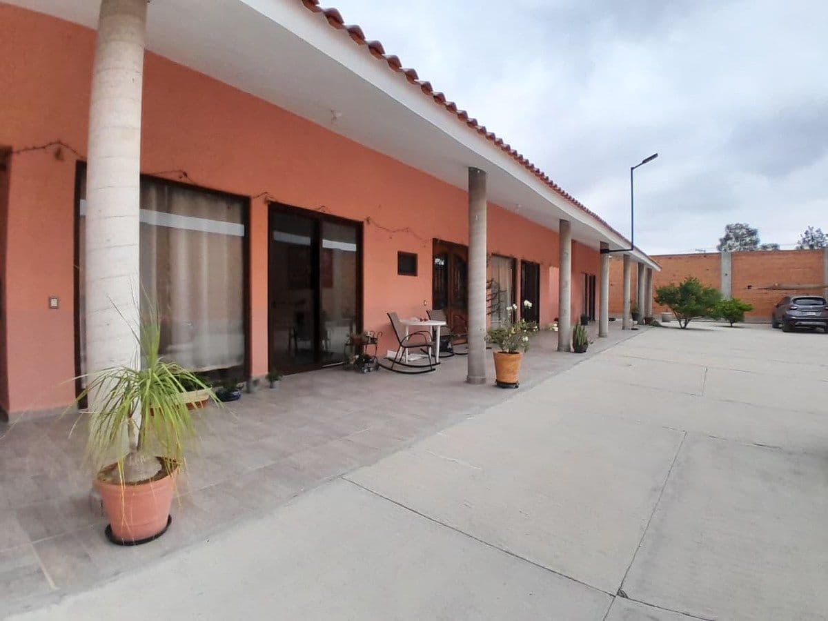 Casa con espacios muy amplios en una planta 845m2 terreno en Capulines 3 recs 7
