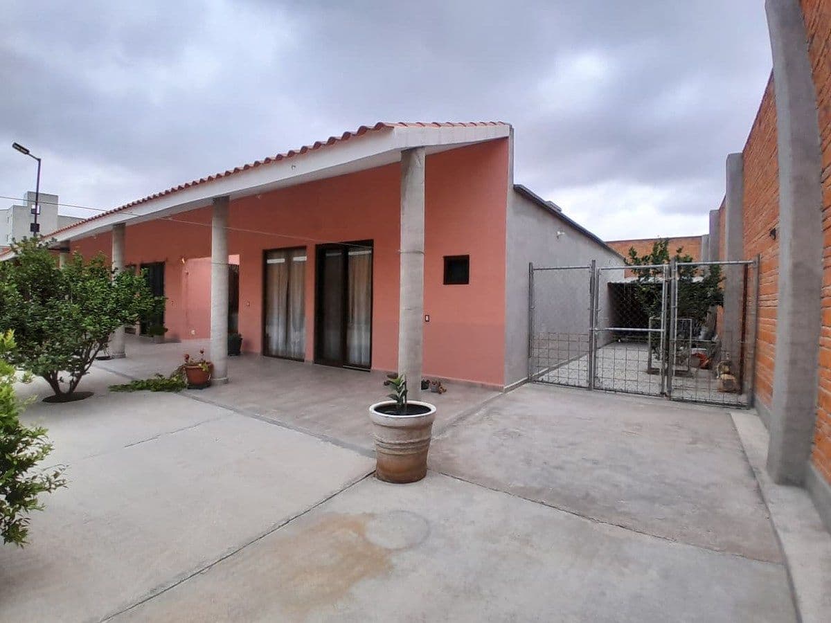 Casa con espacios muy amplios en una planta 845m2 terreno en Capulines 3 recs 9