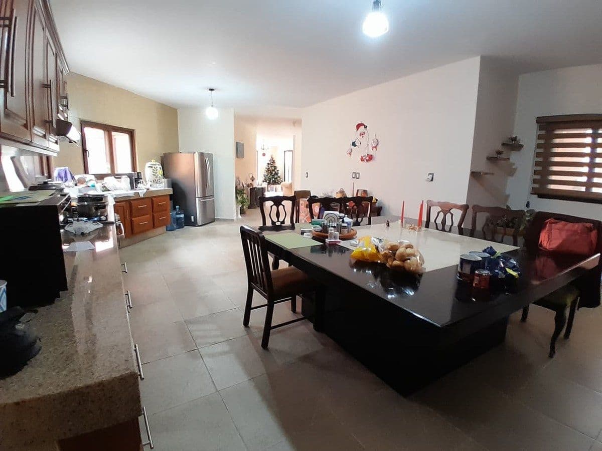 Casa con espacios muy amplios en una planta 845m2 terreno en Capulines 3 recs 3