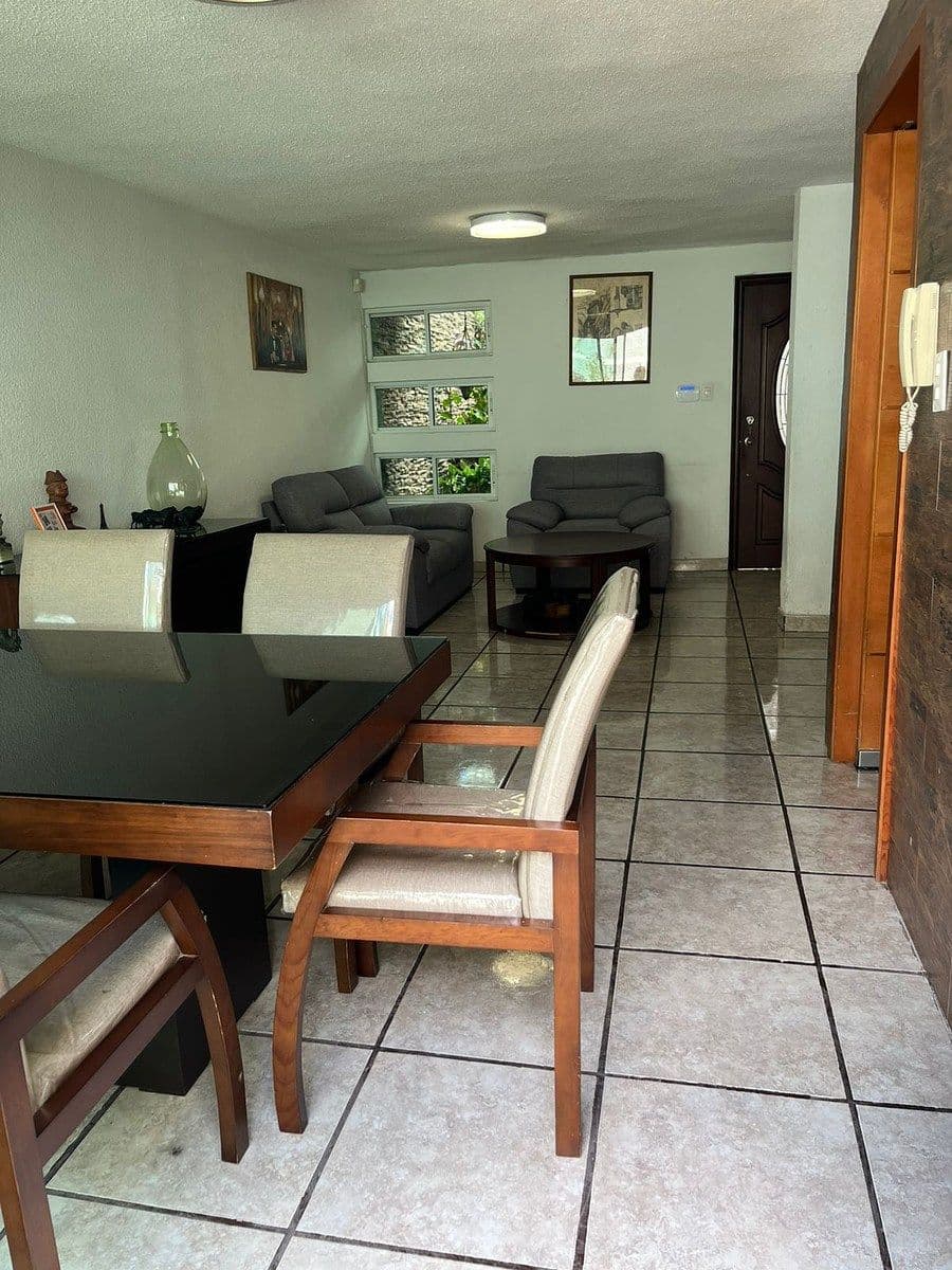Casa en Venta en Fracc. Aeropuerto con Terreno de 170m2 3