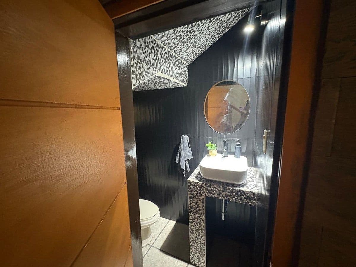 Casa en Venta en Fracc. Aeropuerto con Terreno de 170m2 5