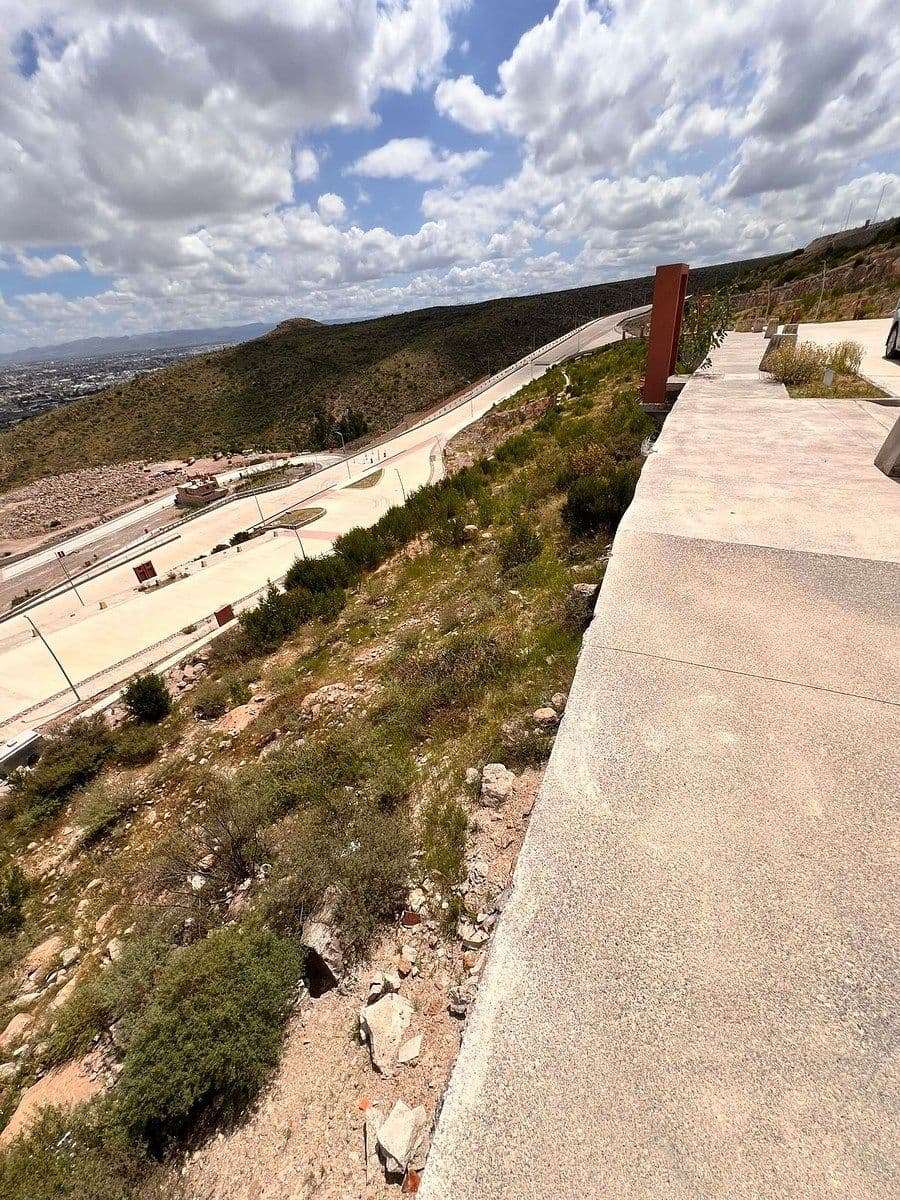 Terreno en venta en pedregal 8