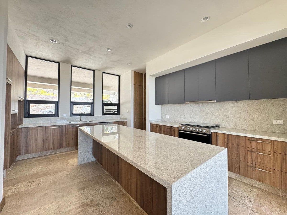 Casa en Venta en Villandares con Salón de Juegos. 2