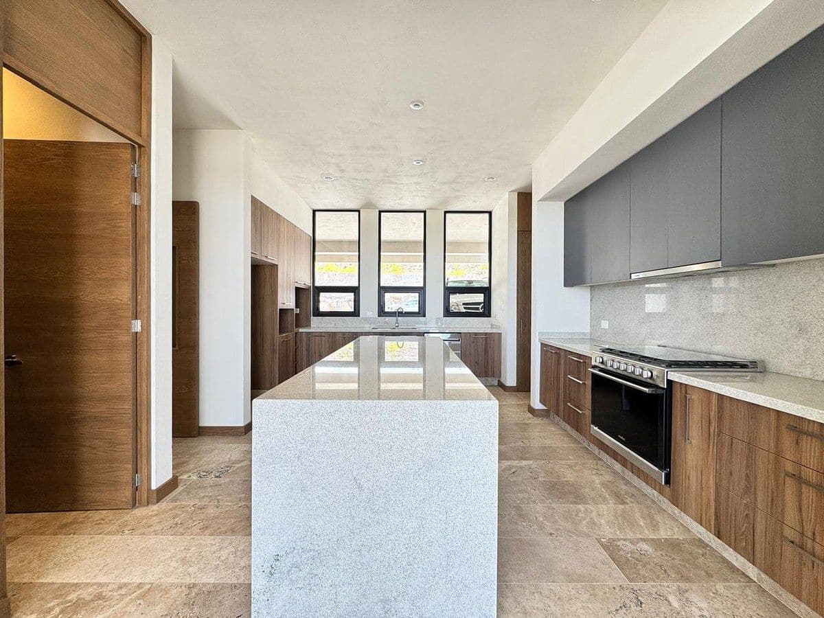 Casa en Venta en Villandares con Salón de Juegos. 1/14