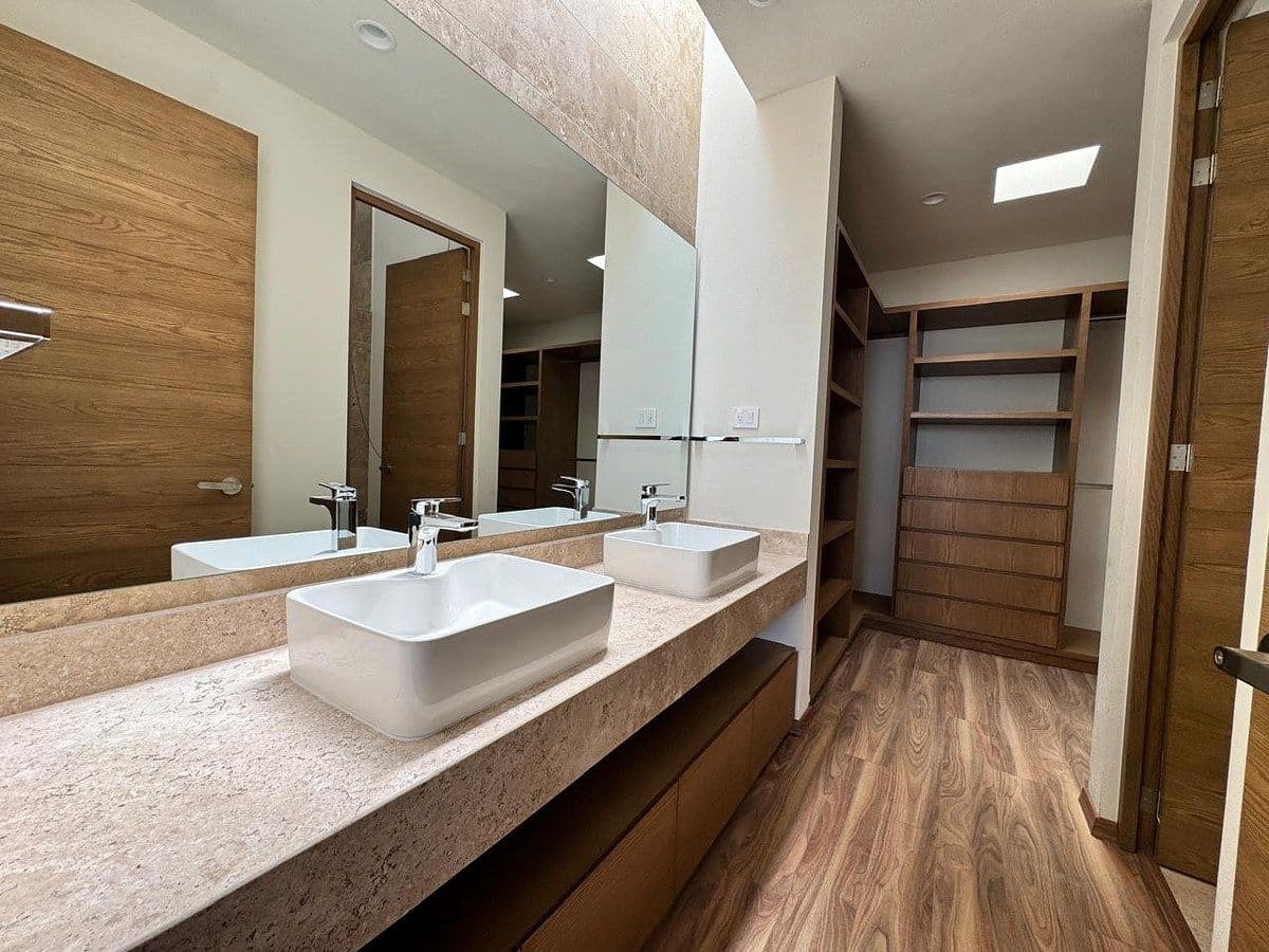 Casa en Venta en Villandares con Salón de Juegos. 9