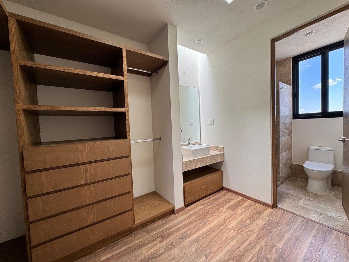 Casa en Venta en Villandares con Salón de Juegos. 12