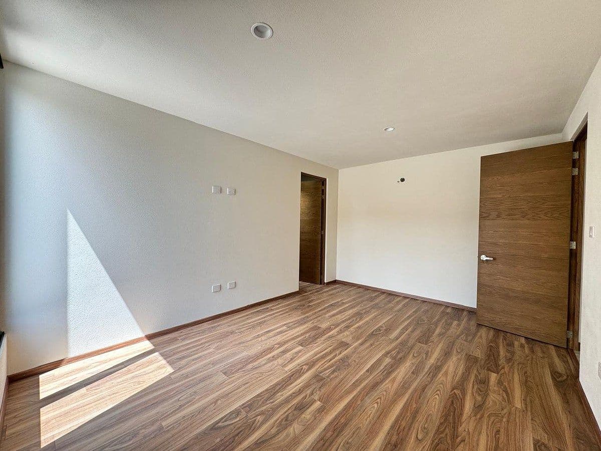 Casa en Venta en Villandares con Salón de Juegos. 13