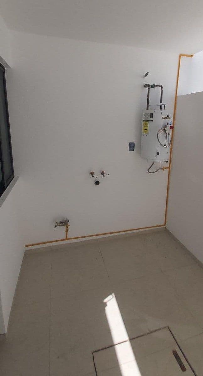 Casa en Venta en Privada – Ciudad Maderas 8