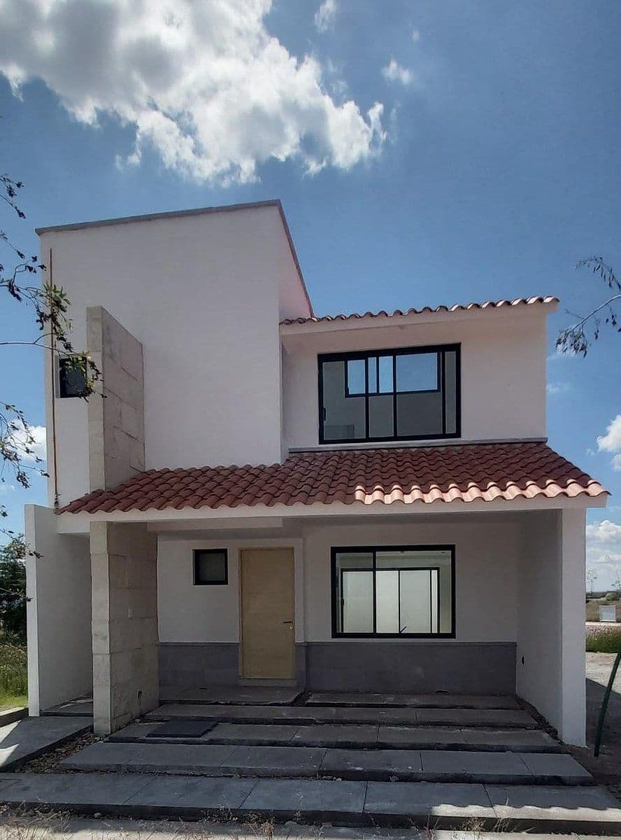 Casa en Venta en Privada – Ciudad Maderas 1/13