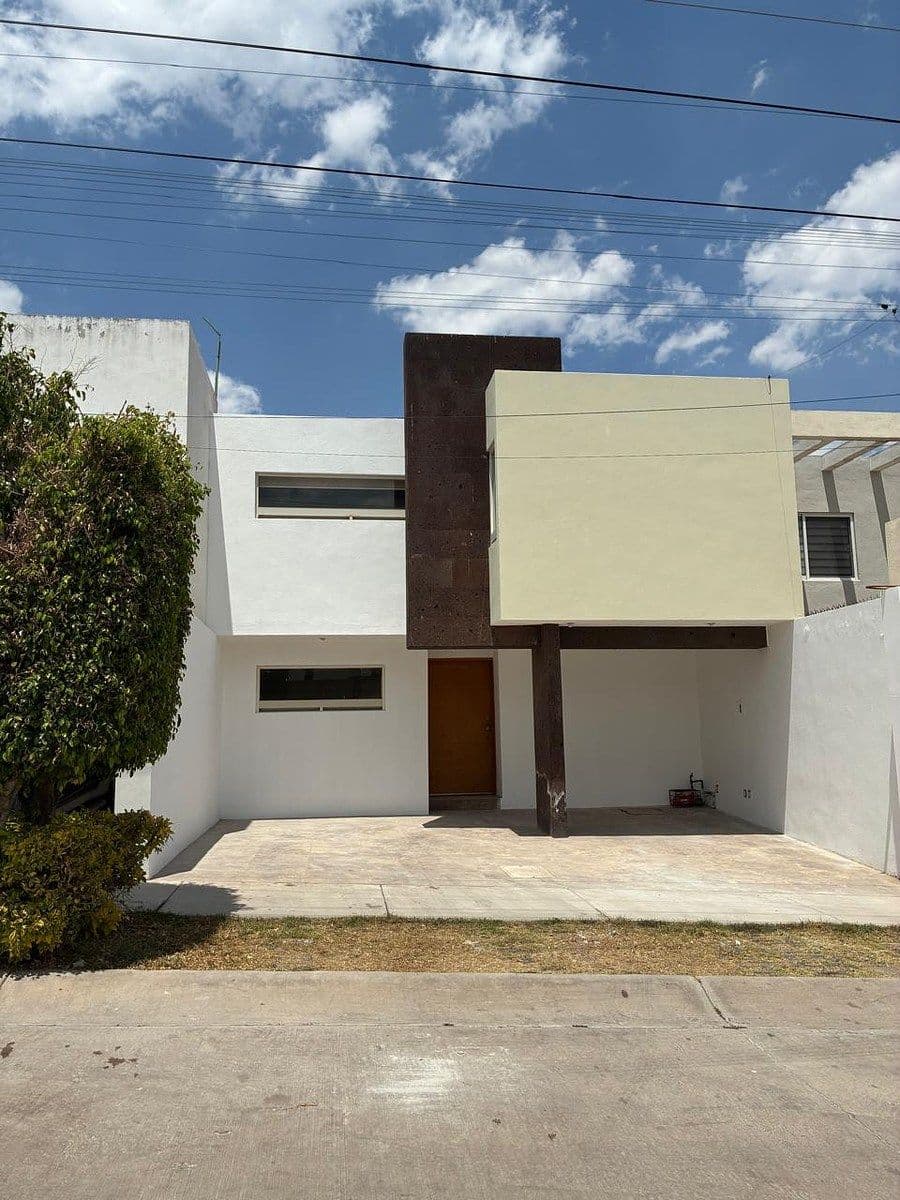 CASA EN RENTA VILLAMAGNA 1/14