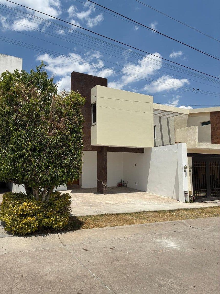 CASA EN RENTA VILLAMAGNA 2