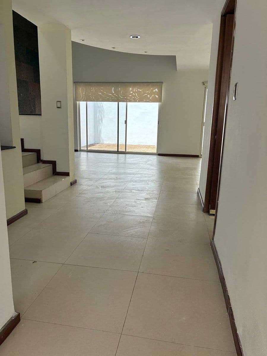 CASA EN RENTA VILLAMAGNA 4