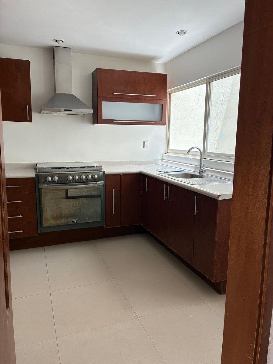 CASA EN RENTA VILLAMAGNA 5