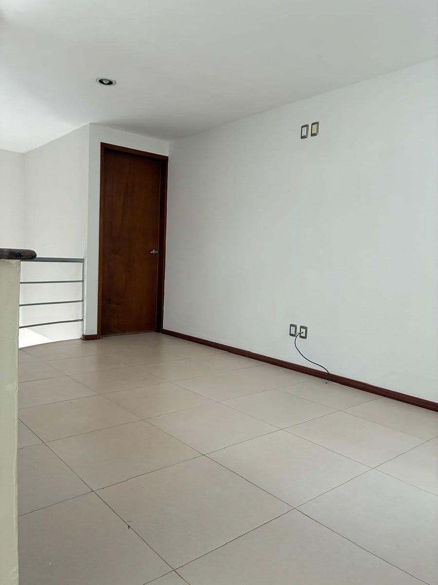 CASA EN RENTA VILLAMAGNA 8