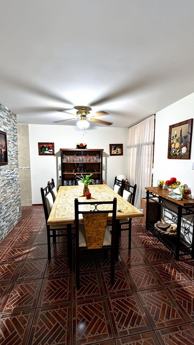 Excelente Casa en Venta ubicada en esquina !!! 1/13