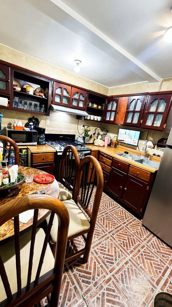 Excelente Casa en Venta ubicada en esquina !!! 3