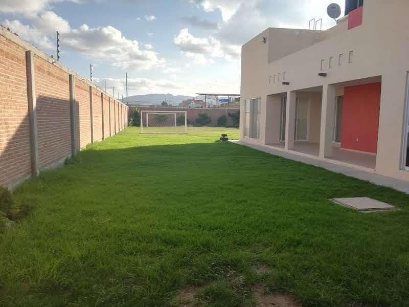 Casa en venta en Fracc. Orquideas Villa de Pozos, 1,028m2 3 recs 3 baños 1/5