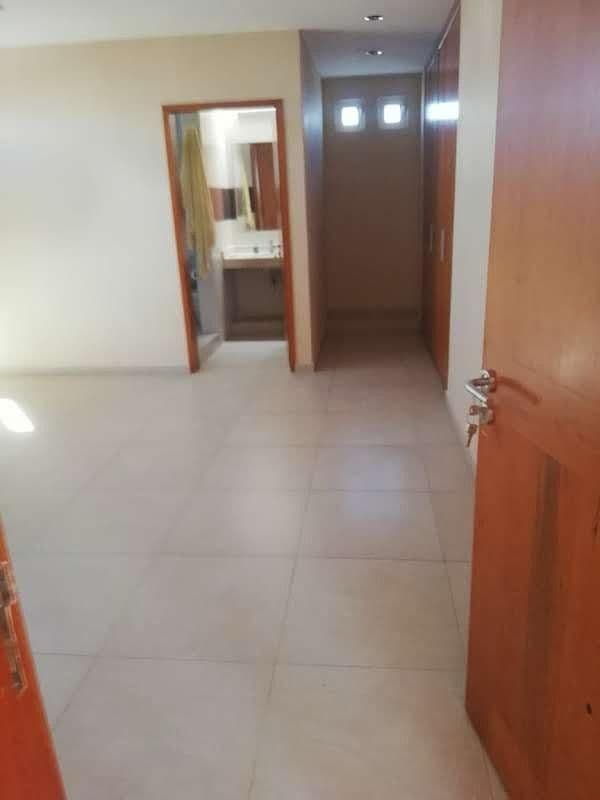 Casa en venta en Fracc. Orquideas Villa de Pozos, 1,028m2 3 recs 3 baños 4