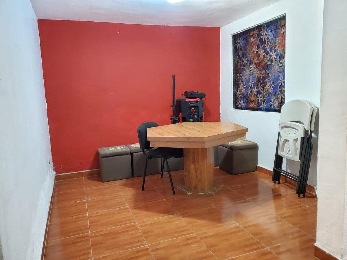 Casa en venta en Huerta Real 4 recs 2 baños, área de esparcimiento con barra 6