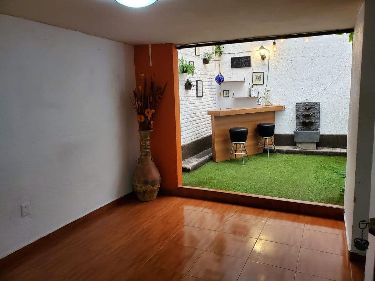 Casa en venta en Huerta Real 4 recs 2 baños, área de esparcimiento con barra 1/14