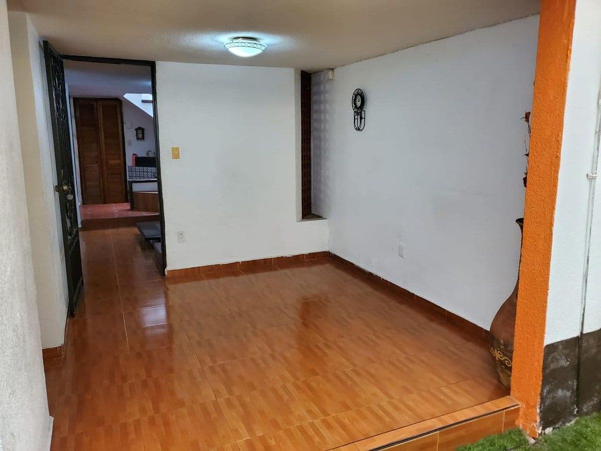 Casa en venta en Huerta Real 4 recs 2 baños, área de esparcimiento con barra 7
