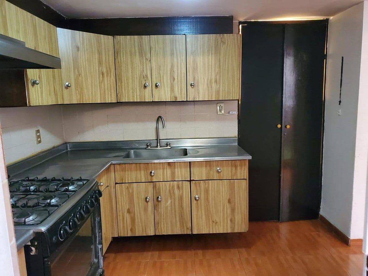 Casa en venta en Huerta Real 4 recs 2 baños, área de esparcimiento con barra 9