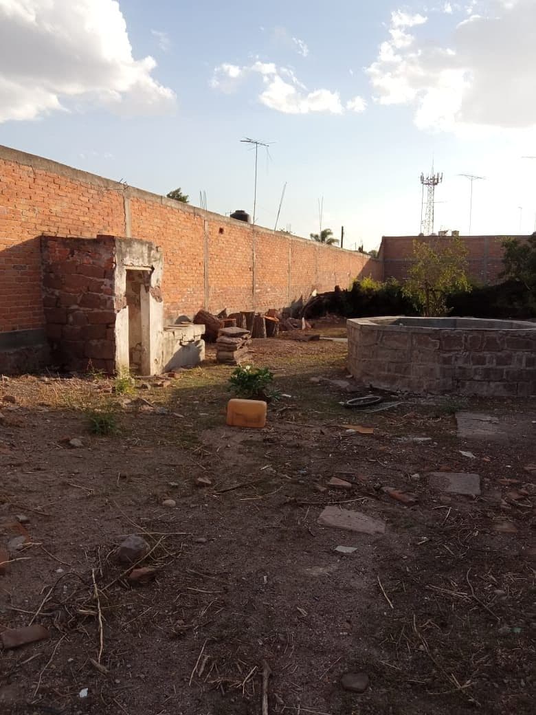 TERRENO EN VENTA EN BARRIO DE SANTIAGO 2