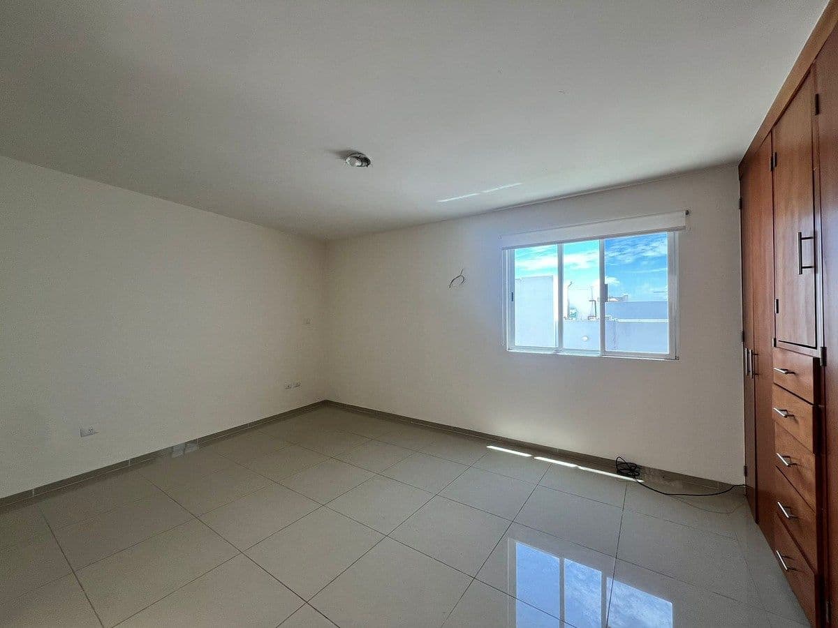 CASA EN RENTA EN HORIZONTES 1 4