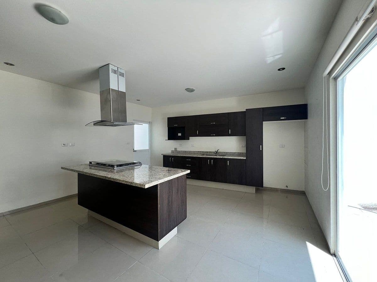 CASA EN RENTA EN HORIZONTES 1 5