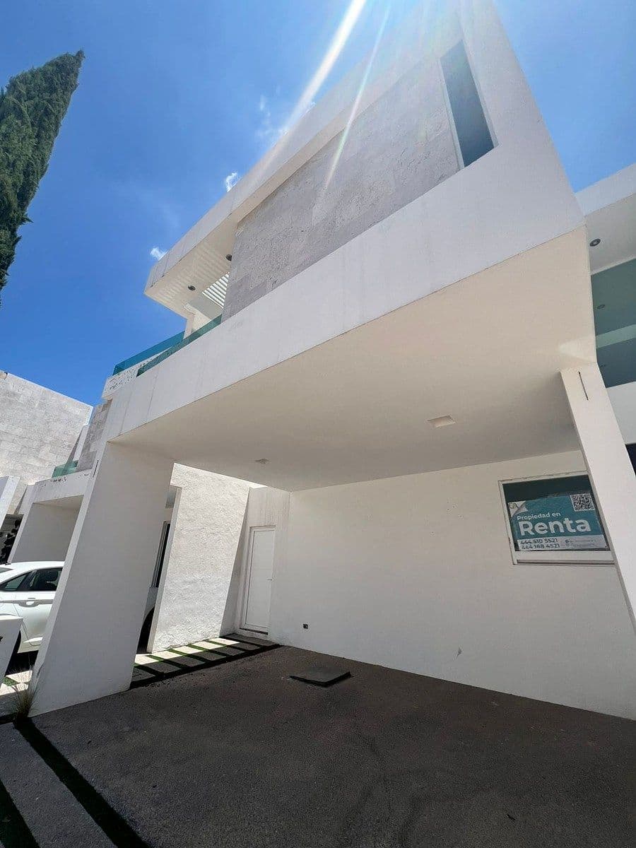 CASA EN RENTA EN HORIZONTES 1 7