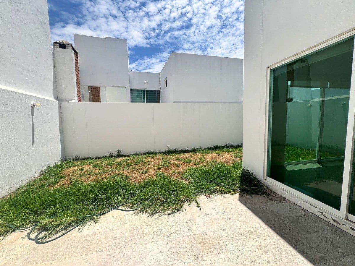 CASA EN RENTA EN HORIZONTES 1 9