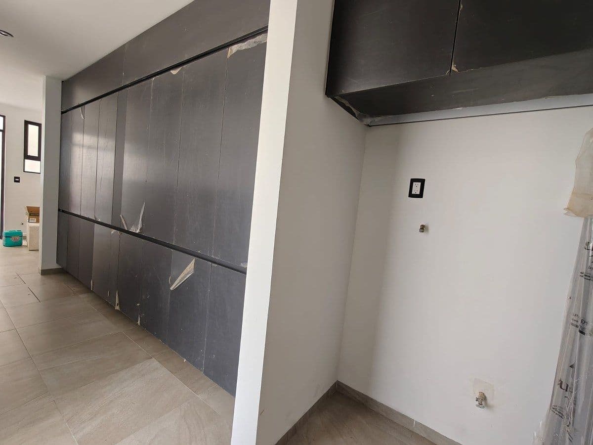 Casa Nueva en Venta dentro de Privada en Club de Golf La Loma 6