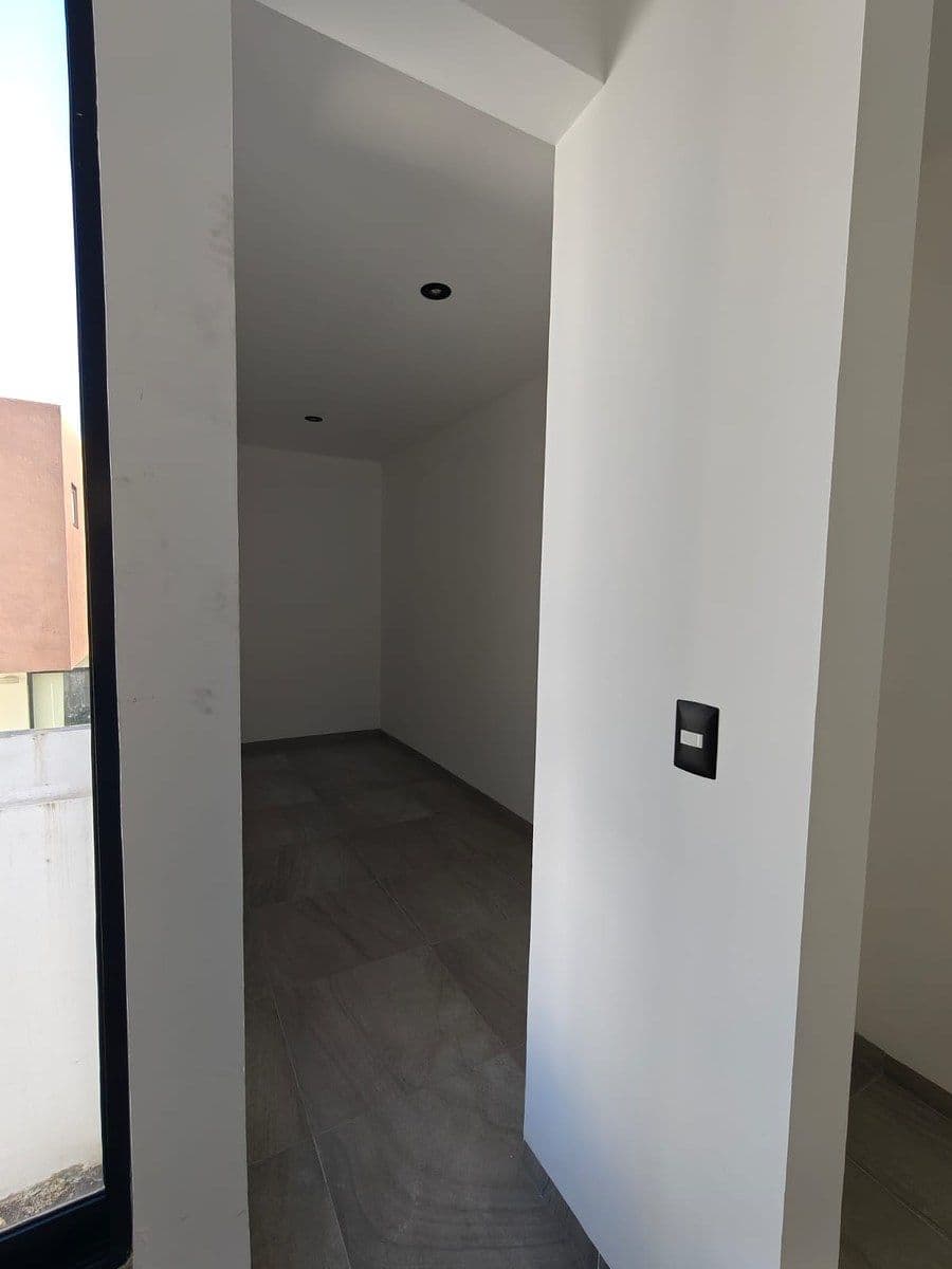 Casa Nueva en Venta dentro de Privada en Club de Golf La Loma 10