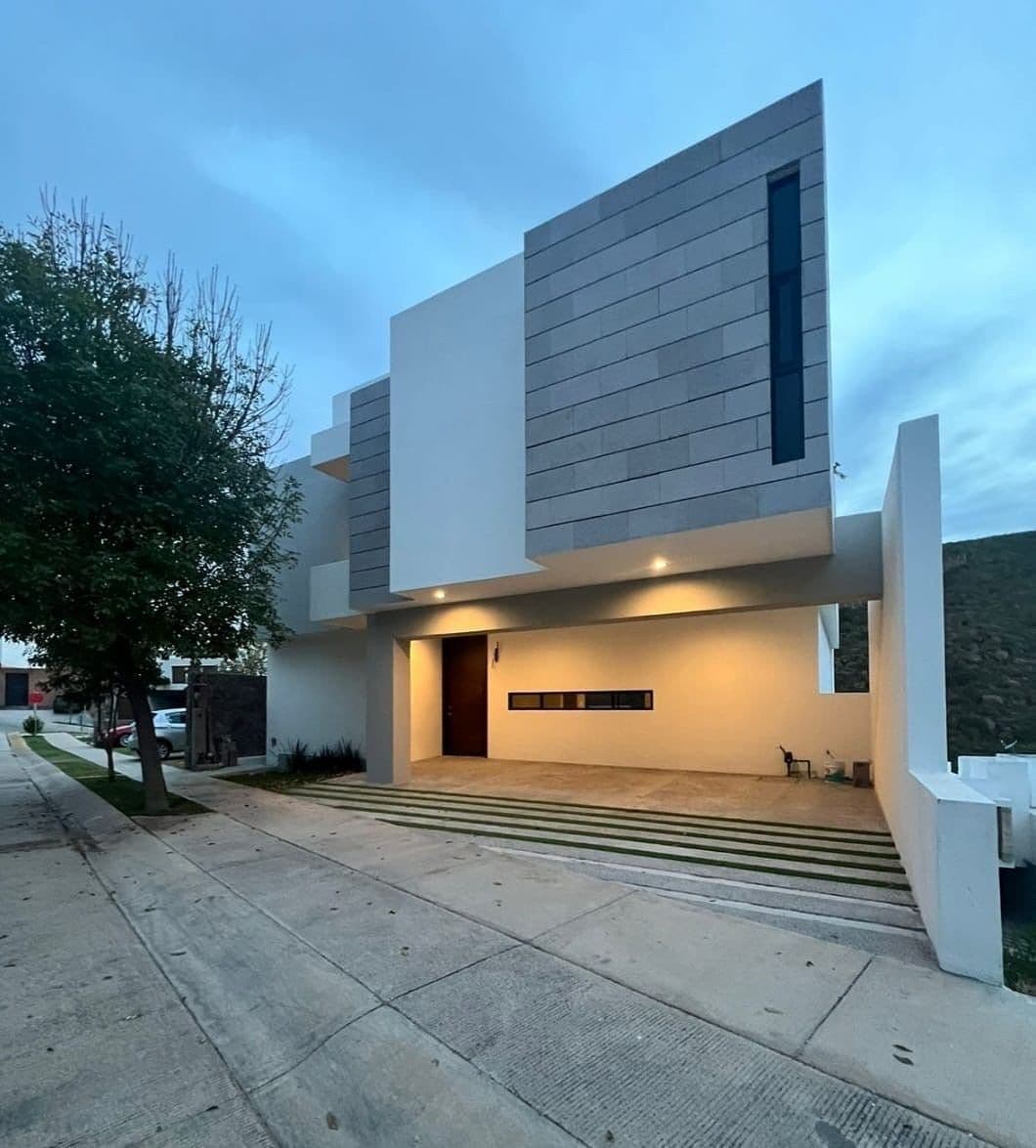 Casa en Venta Monterra Oriente 1/13